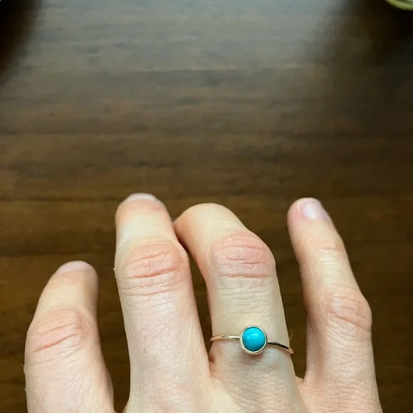 Elegant Turquoise 14k Gold Ring - Picture 1 of 2